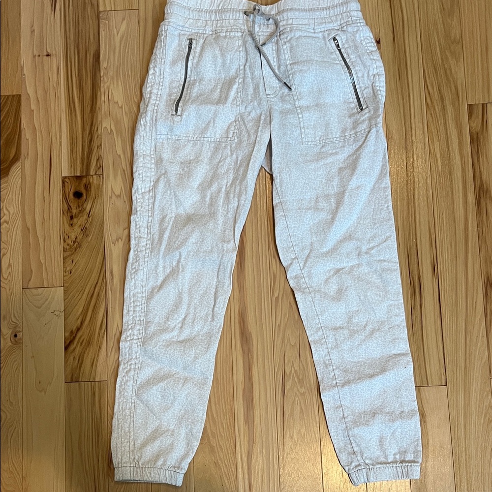 Athleta Cabo Linen Joggers - Subtle Leopard print - Size 2